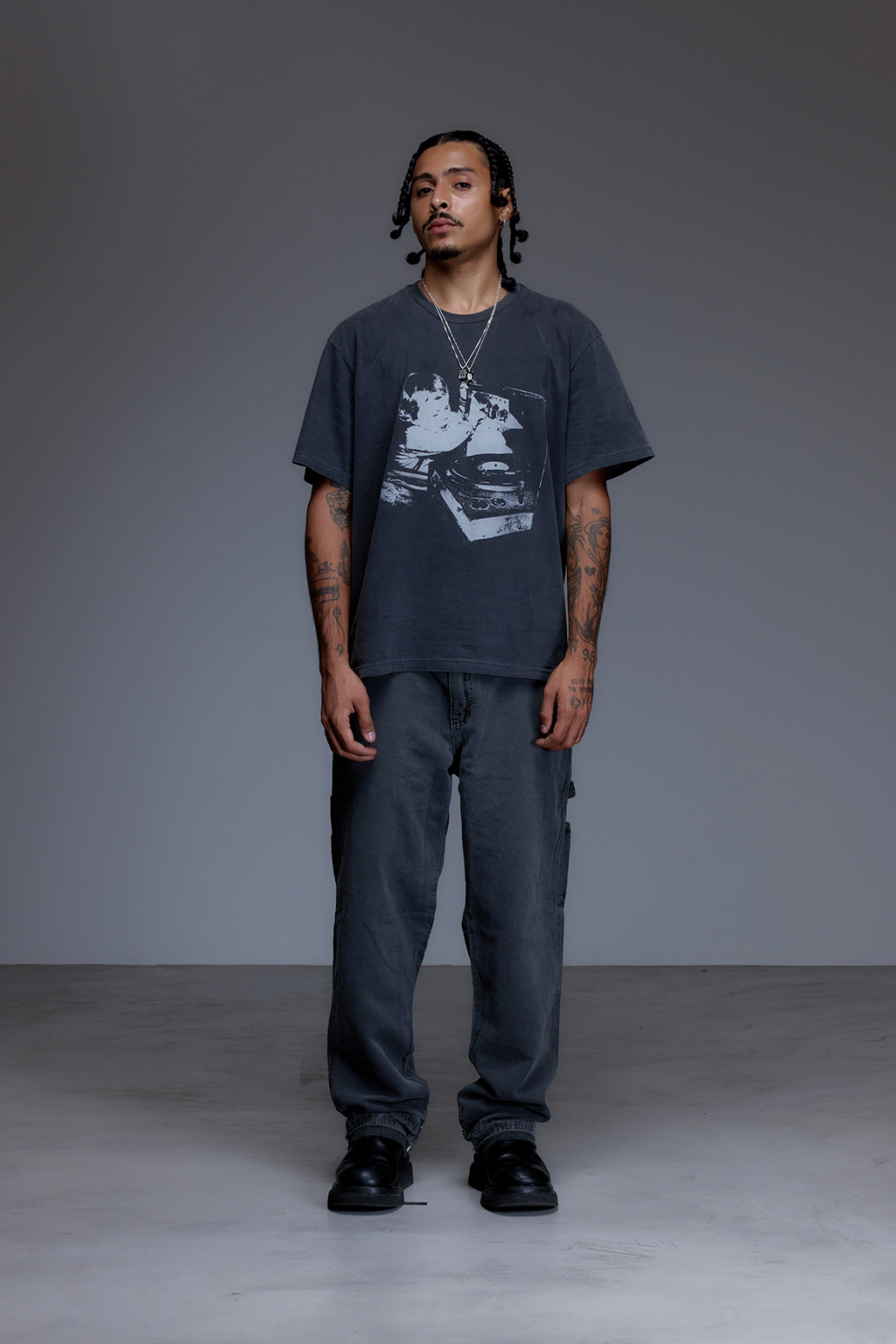 Camiseta Teach Them Young